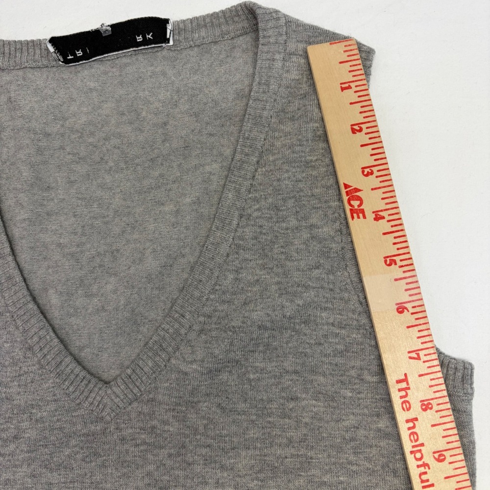 Trina Turk Sweater Vest Grey Small Cashmere Silk Wool Knit V-Neck Sleeveless Top - Picture 6 of 8